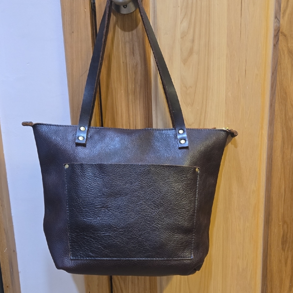 Portland Leather Medium Tote Bag In Coldbrew